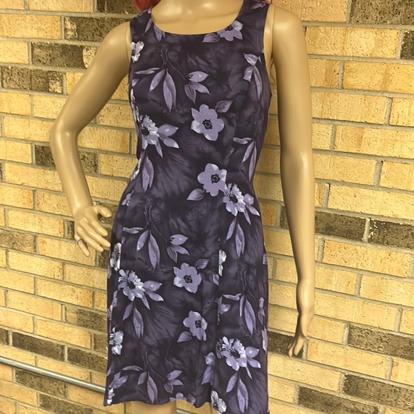DBY Dresses & Skirts - DBY purple floral dress
